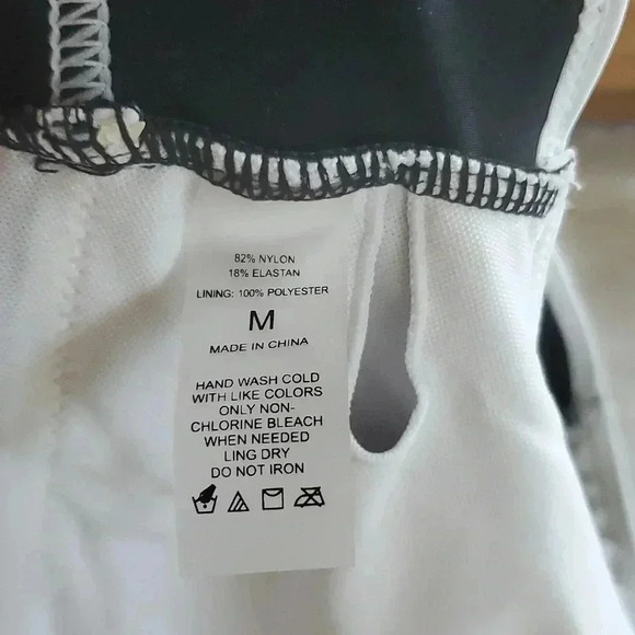 Two piece swimsuit - Picture 9 of 9